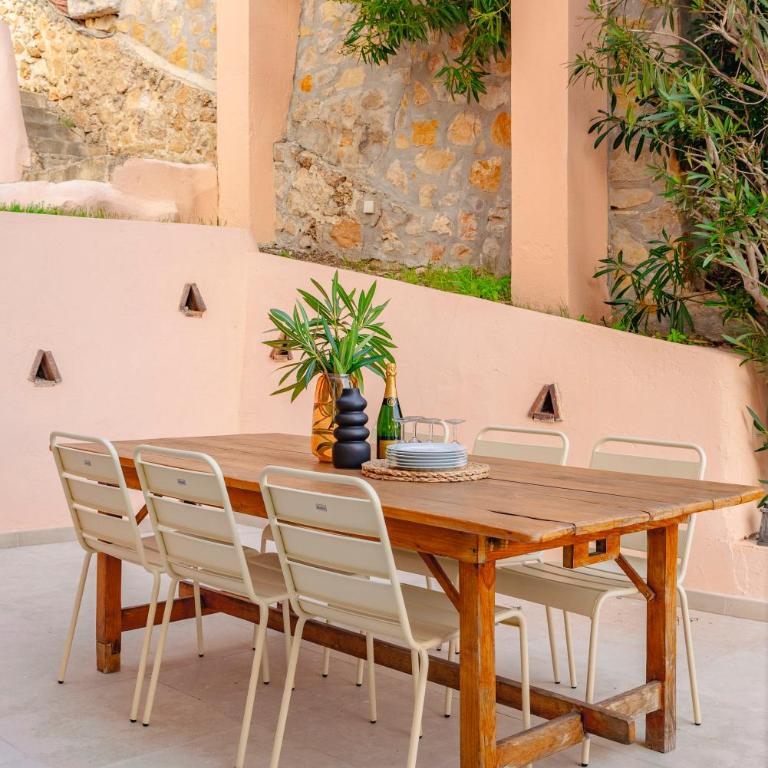 VILLA BLEU HORIZON Bandol - Vue Mer - Plage -Parking- 4 chambres en suite - Terrasse - proche Casino - Villa - 25