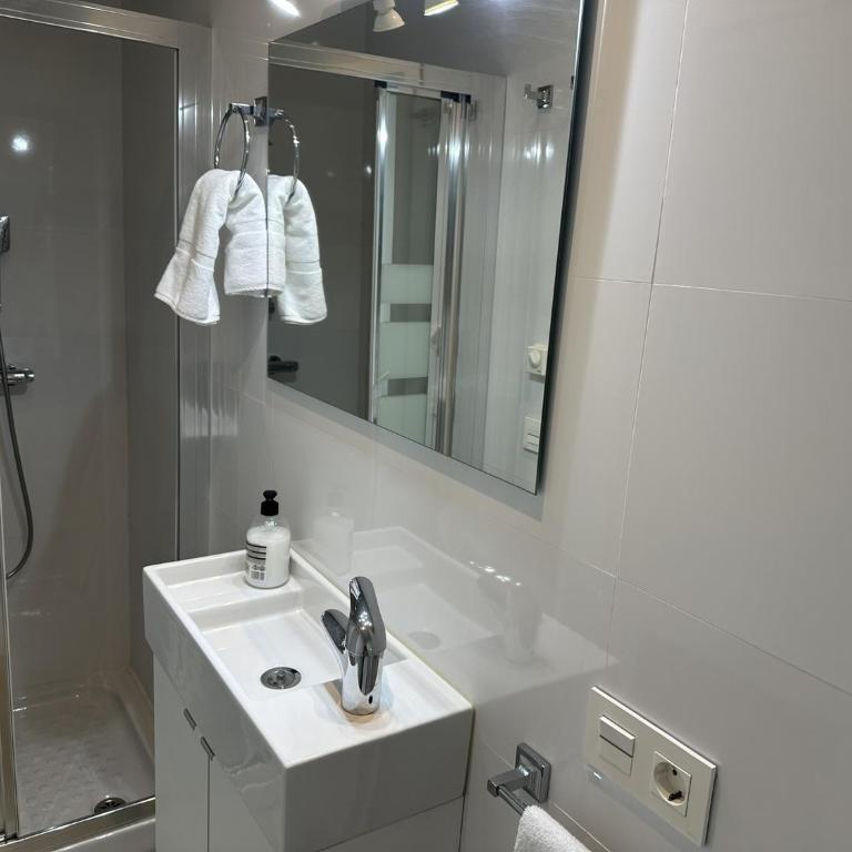 Nerja Paradise Rentals - Villa Suero - Villa - 37
