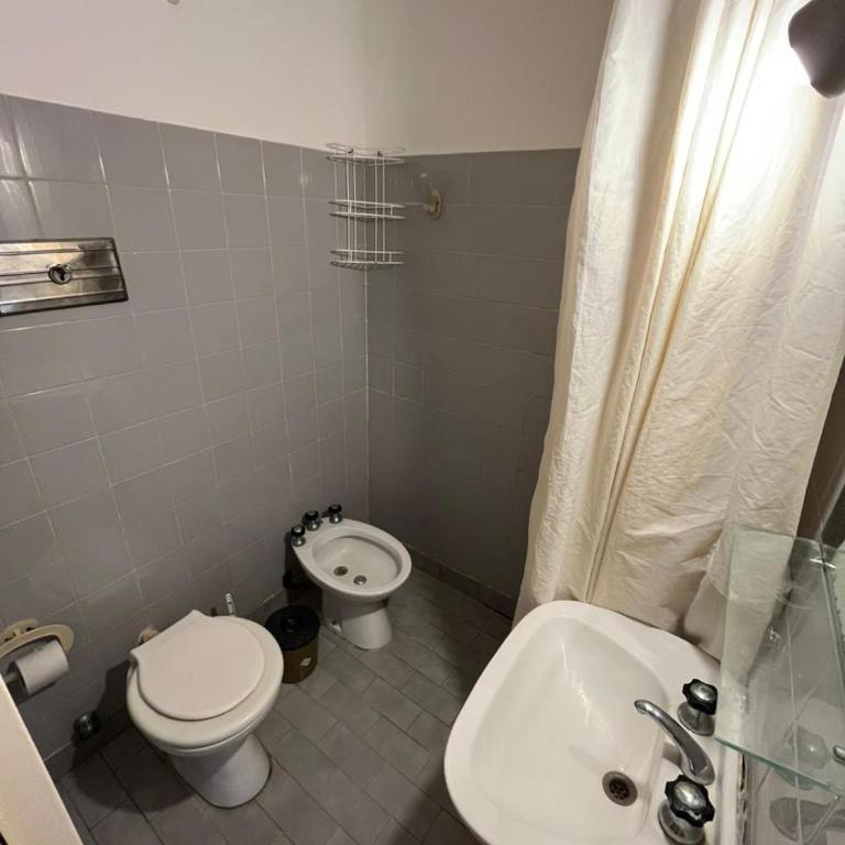 HOTEL Residencial Costa Azul - Habitación Doble con baño privado - 2 camas - 1