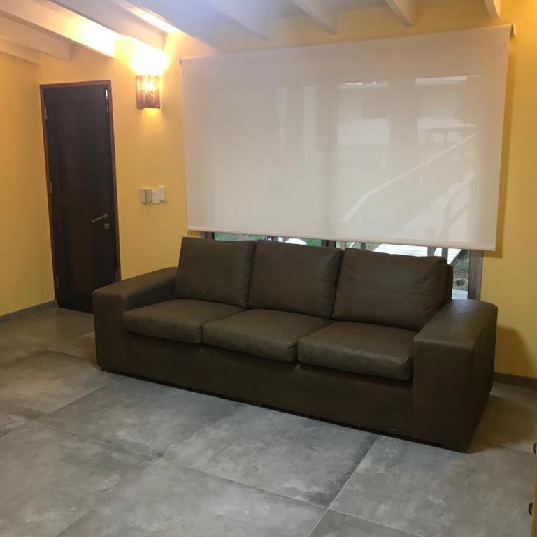 Imponente casa con piscina en corazón de Montoya - Five-Bedroom House - 26