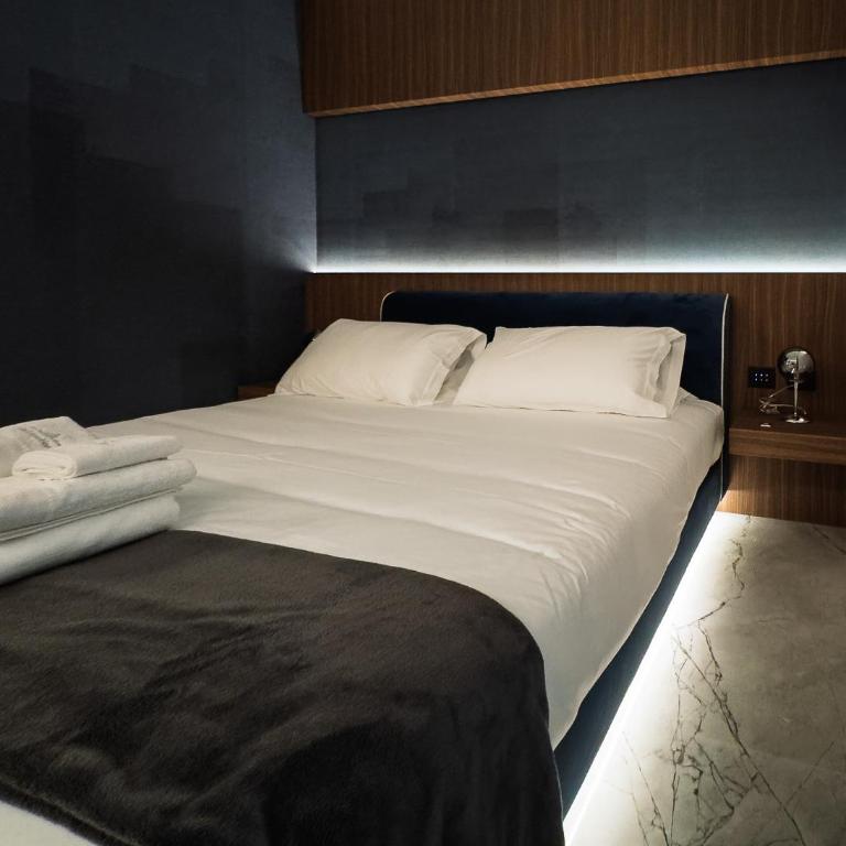 ViaRomaHome - Salerno - Camera King Standard - 12
