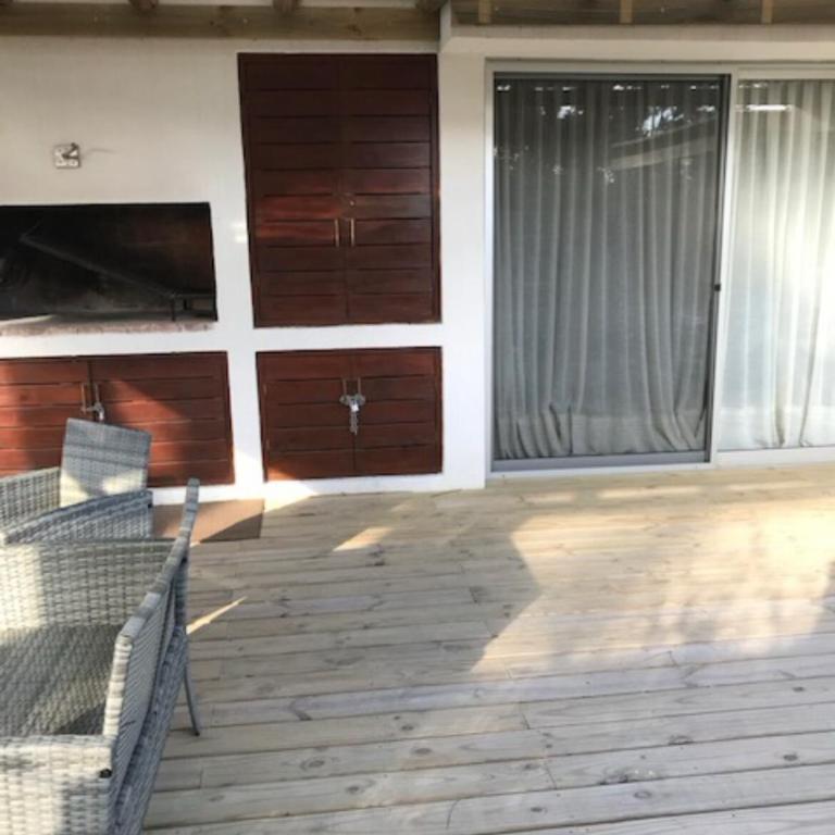 Imponente casa con piscina en corazón de Montoya - Casa de 5 dormitorios - 2