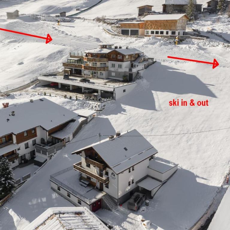 Mountain Lodge Sölden - Ski in Bike out Chalet - Chalet with 7 bedrooms - 5