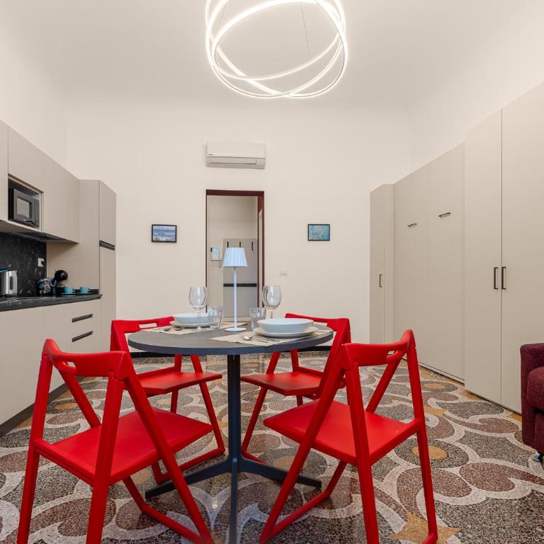 ROSA HOMES Urban Living - Porto Antico, Acquario, ascensore, wi-fi veloce - Family Studio - 1