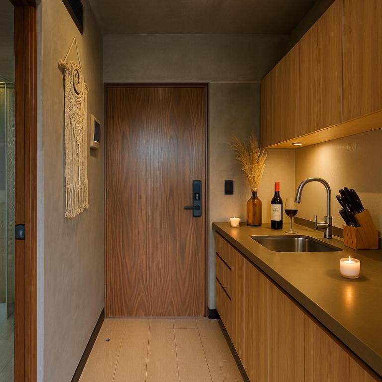 Penthouse with private Pool, Balcony & padel - Estudio Deluxe con cama grande - 7