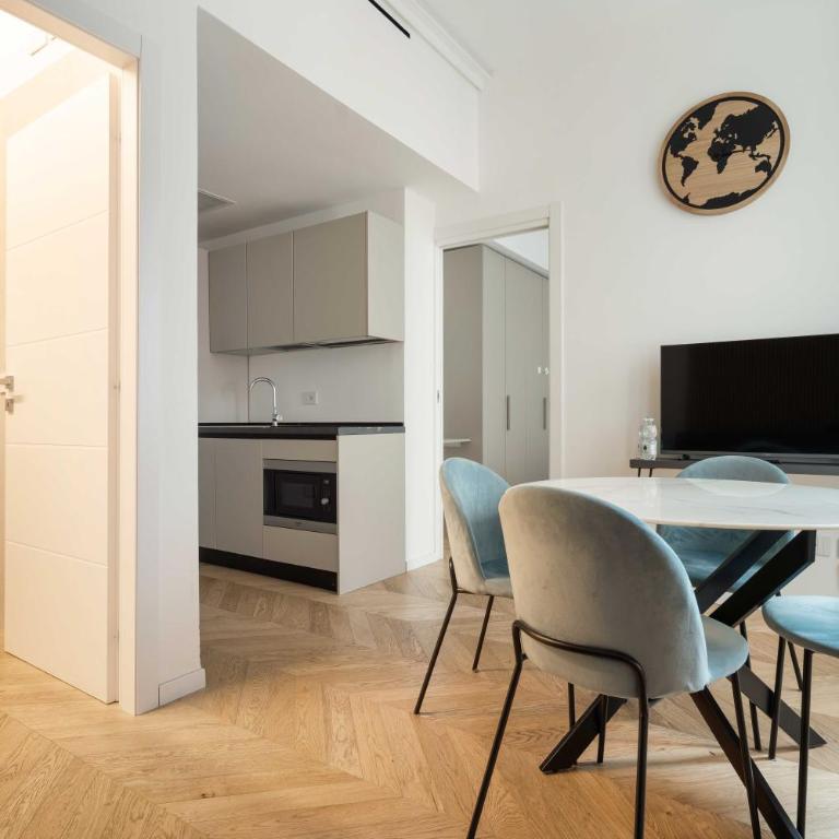 Unione Boutique Stays - 1min from DUOMO - Appartamento Familiare con 1 Camera da Letto - 4