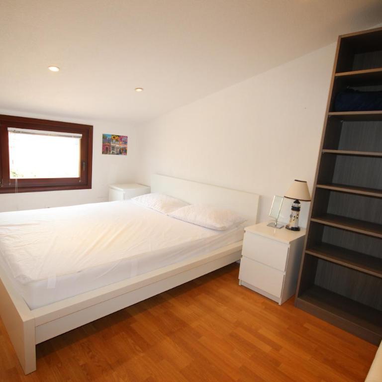 Belle villa d'angle spacieuse semi climatisée, de tout confort dans domaine PORTES DU SOLEIL, ACCES PISCINES PAYANT EN SUPPL - 3 chambres, 6 couchages, wifi, 400m de la mer LRPDSJ7 - Casa de 3 dormitorios - 10