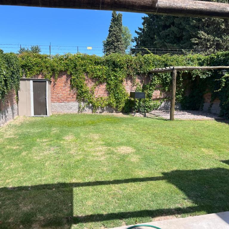 Barrio el Trebol A1 - Two-Bedroom House - 2