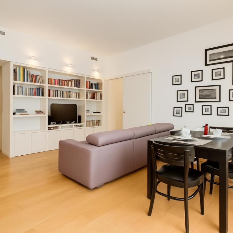 Micol's Place, bright apt 2 rooms, 2 toilets, near metro, 80 mq - Appartamento con 2 Camere da Letto - 4