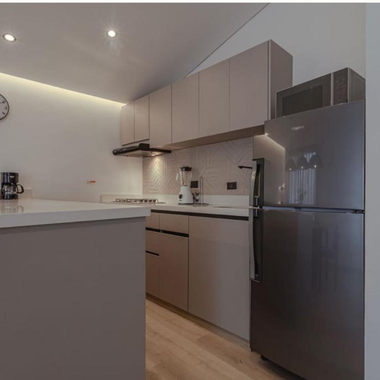 El lienzo Blanco en Medellin - Two-Bedroom Apartment with City View - 2