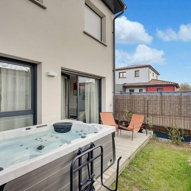 T3 Cosy avec Spa Privé – Détente aux Sept Deniers - Apartment - 3