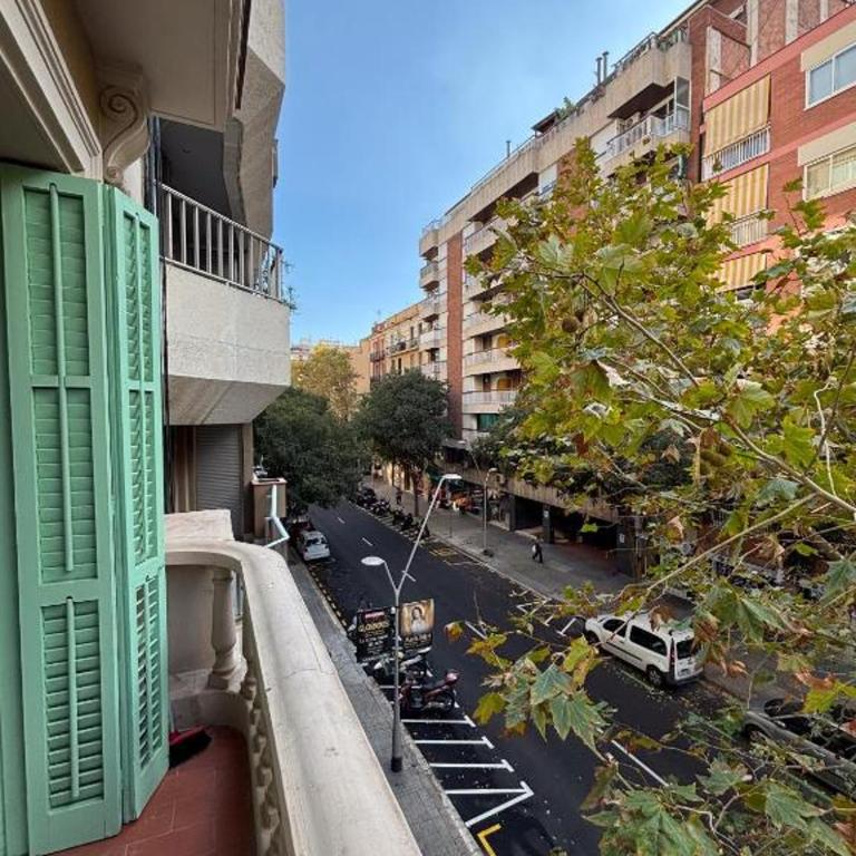 Classic Apartment Center Eixample - Apartamento de 2 dormitorios con balcón - 3