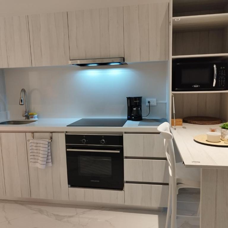Patty del Mar Suites - One-Bedroom Apartment - 8