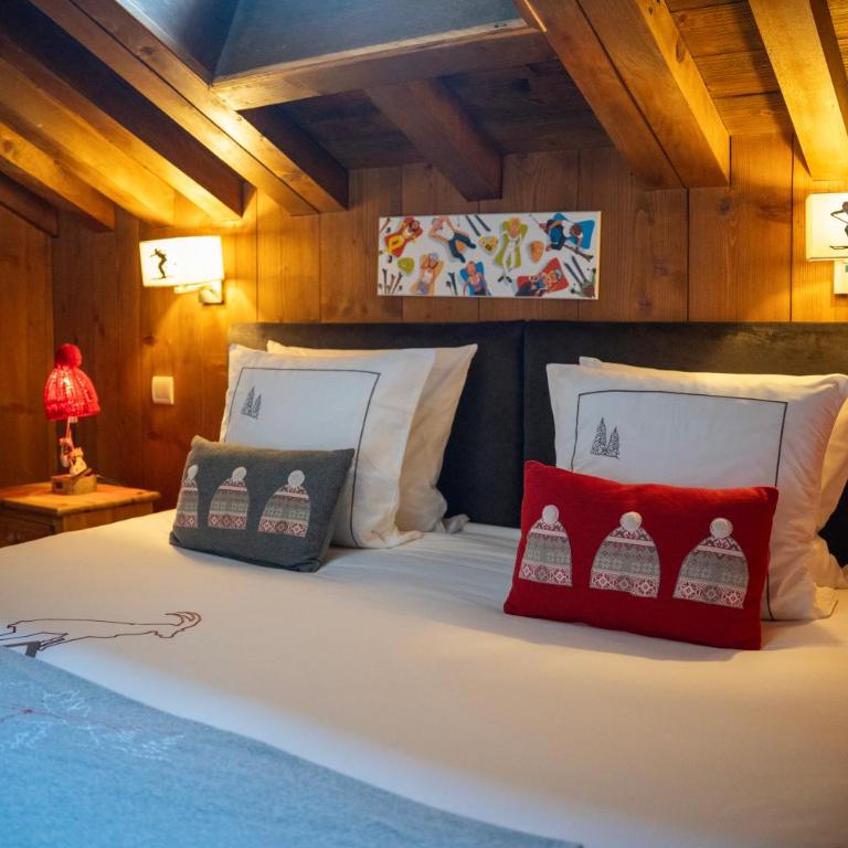 Les Monts Charvin - Petite Chambre Double Mansardée avec Velux - 1