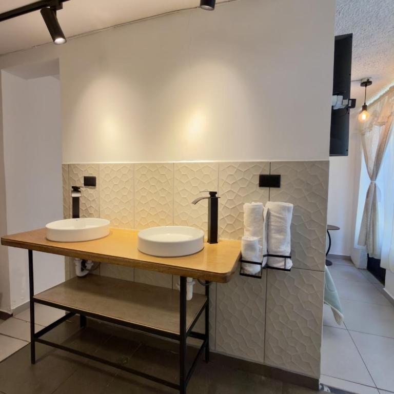 Premium Accommodation - Private Jacuzzi - One-Bedroom Apartment - 10