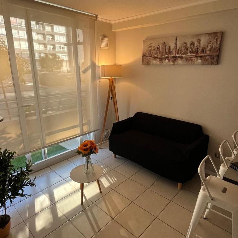 Depto Excelente Ubicacion con Estacionamiento - Two-Bedroom Apartment - 1