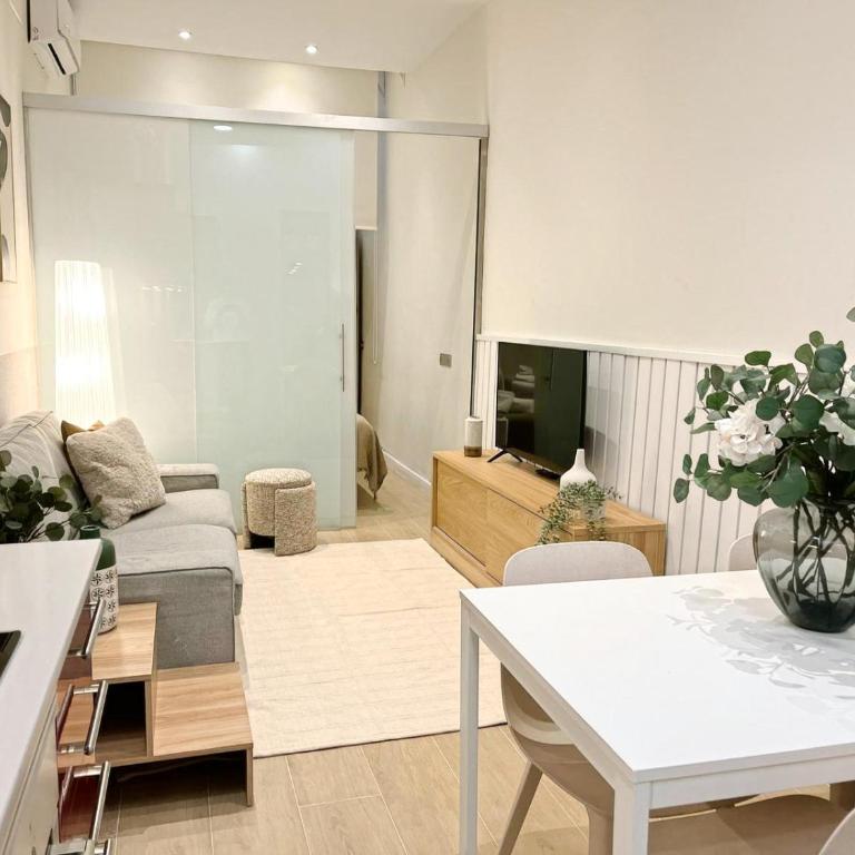 Eixample Apart Sagrada Familia 52 - Three-Bedroom Apartment - 8