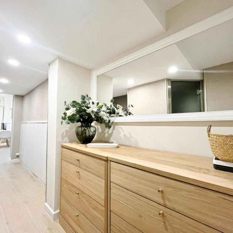 Eixample Apart Sagrada Familia 52 - Three-Bedroom Apartment - 25