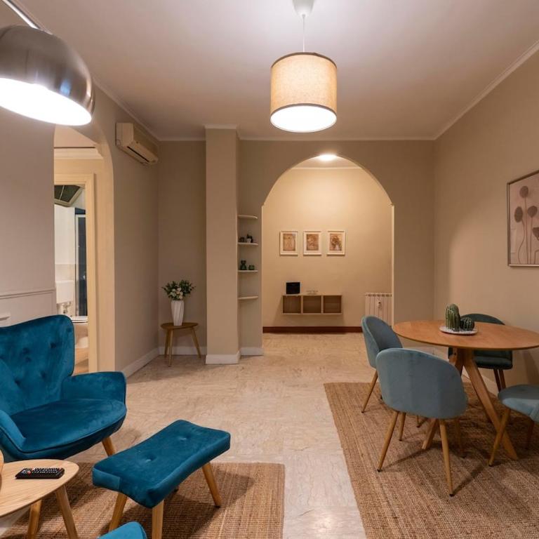 7 min to Colosseum, Smart TV, Full Kitchen - Appartamento con 2 Camere da Letto - 7