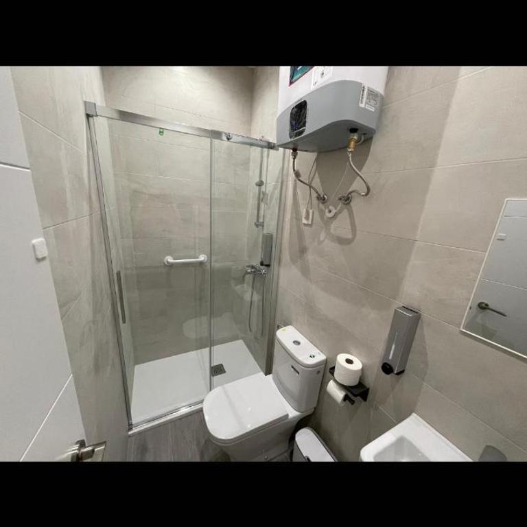 Estudios Nuevos Madrid Centro - Habitación Individual con baño privado - 9