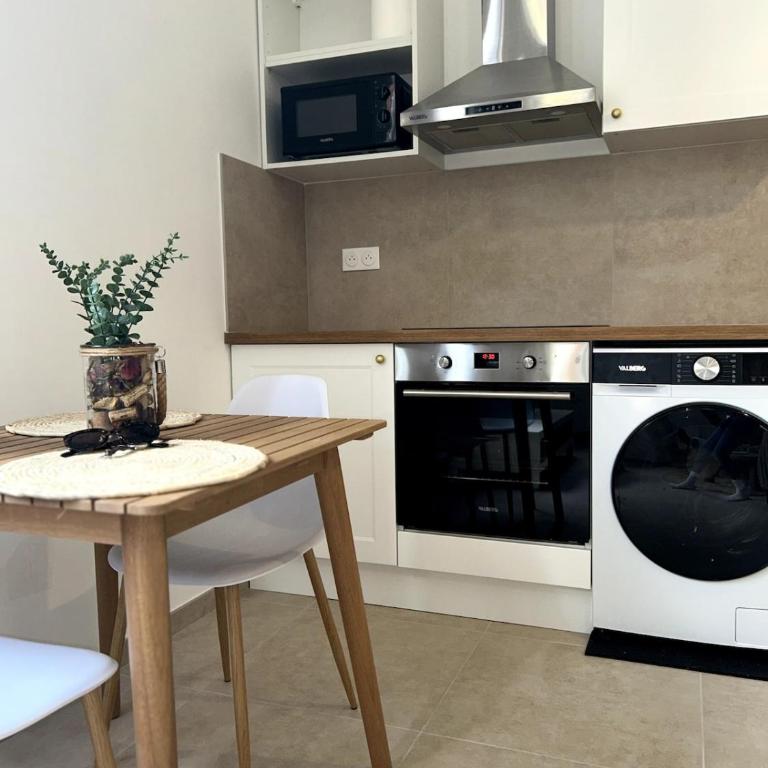 Appart Cosy près de la Gare & Centre ville - Appartamento Monolocale con 1 Letto Matrimoniale - 5