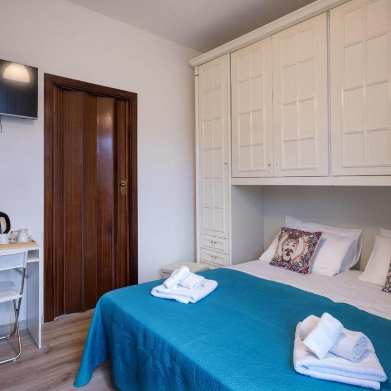 B&B Santa Lucia - Camera Matrimoniale con Letto Supplementare - 1