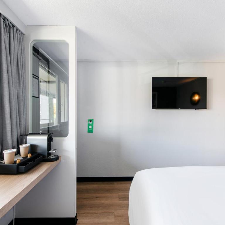 Campanile NATURE - Poitiers Sud Aeroport - Chambre Lit King-Size Supérieure - 2