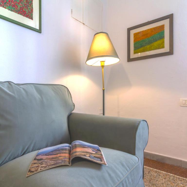 Domus Mazzini Pisa Centro - 6 Ospiti, 2 Bagni, 3 Camere, Patio Privato - 5 minuti dalla Stazione Treni - Appartamento con 3 Camere da Letto - 19