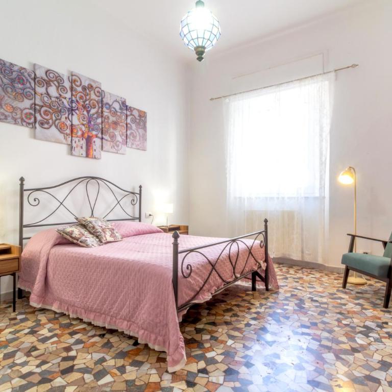 Domus Mazzini Pisa Centro - 6 Ospiti, 2 Bagni, 3 Camere, Patio Privato - 5 minuti dalla Stazione Treni - Appartamento con 3 Camere da Letto - 5
