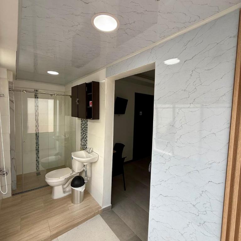Luiggis Home - Habitación Doble Estándar con ventilador - 5