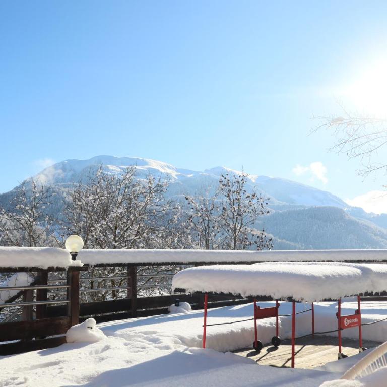 Charming family Chalet for 8 people, with private Hot Tub - Chalet - 29