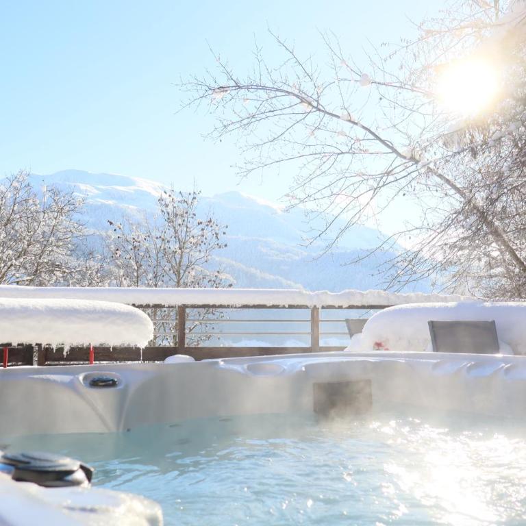 Charming family Chalet for 8 people, with private Hot Tub - Chalet - 2