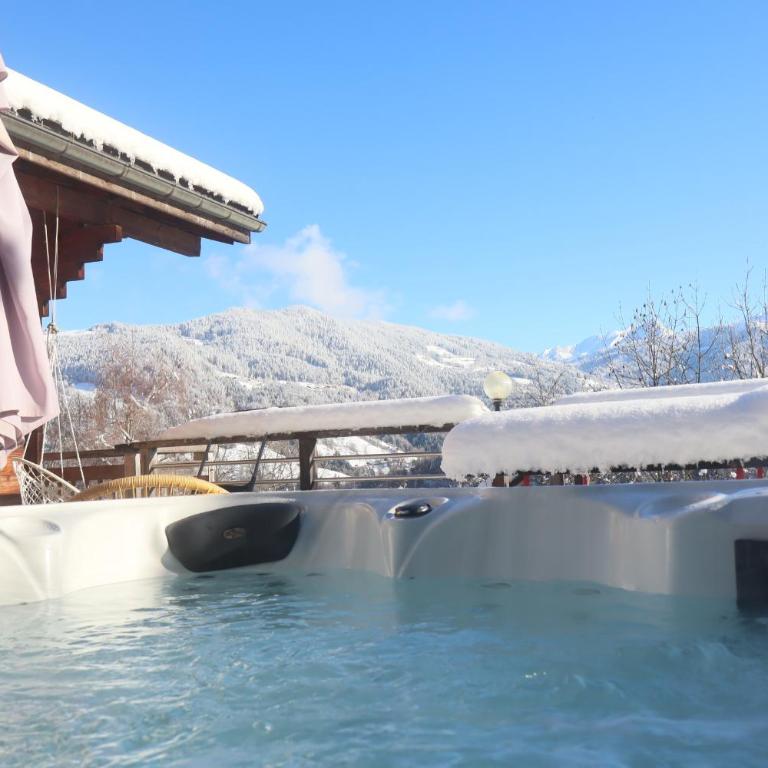Charming family Chalet for 8 people, with private Hot Tub - Chalet - 31