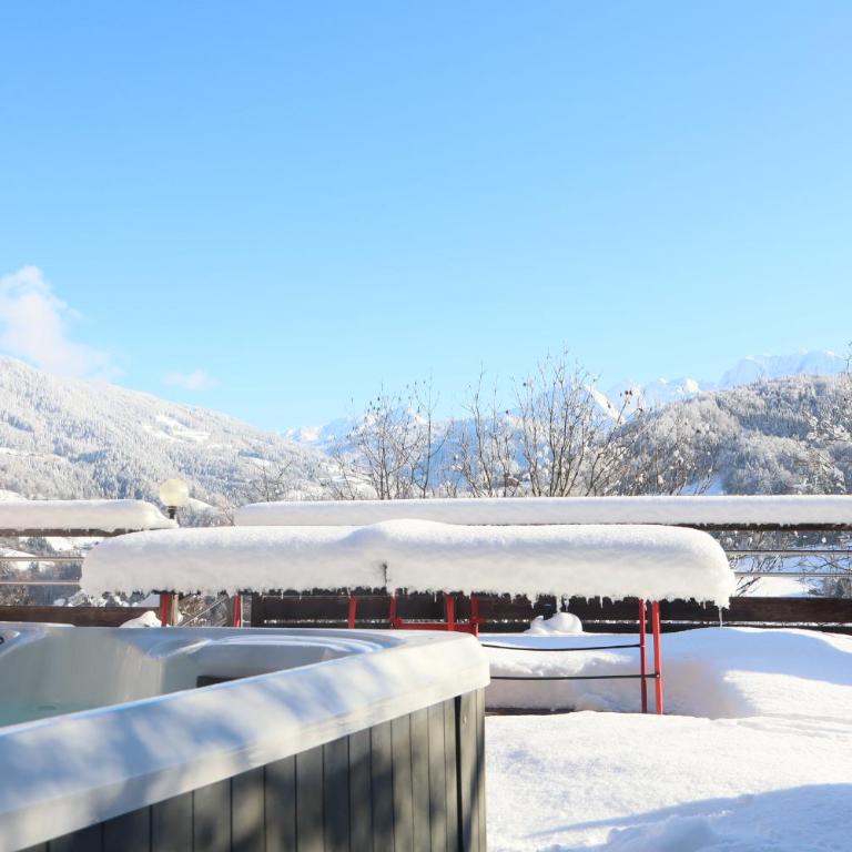 Charming family Chalet for 8 people, with private Hot Tub - Chalet - 34