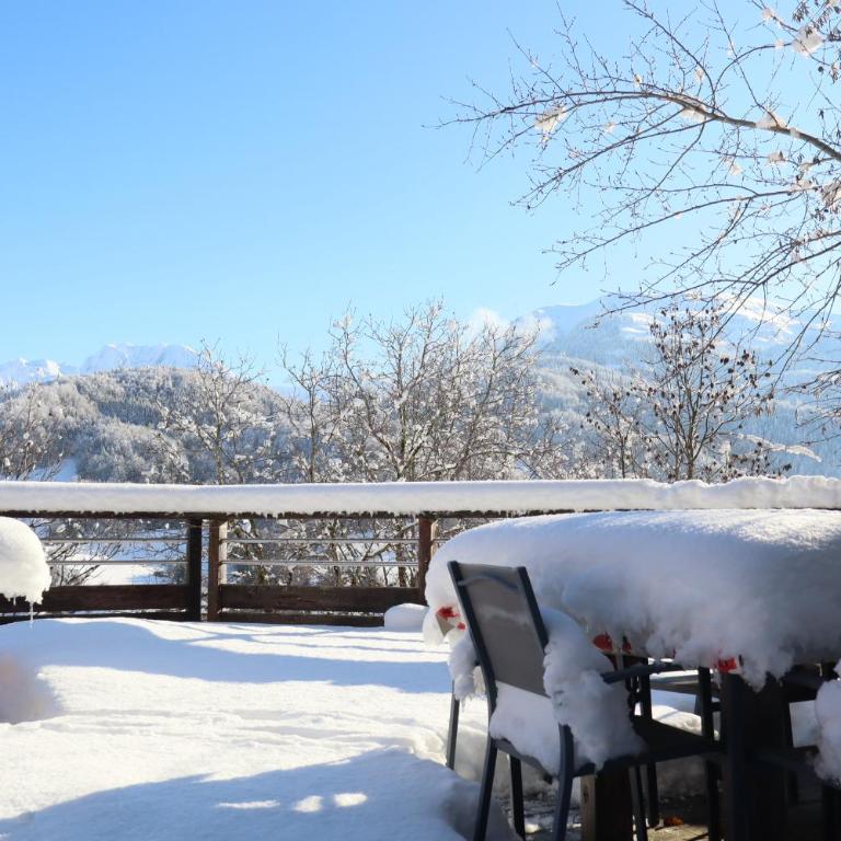 Charming family Chalet for 8 people, with private Hot Tub - Chalet - 32