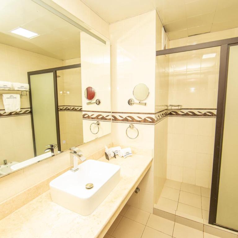 Howard Johnson Ciudad del Este - Superior Double Room with Two Double Beds - 2