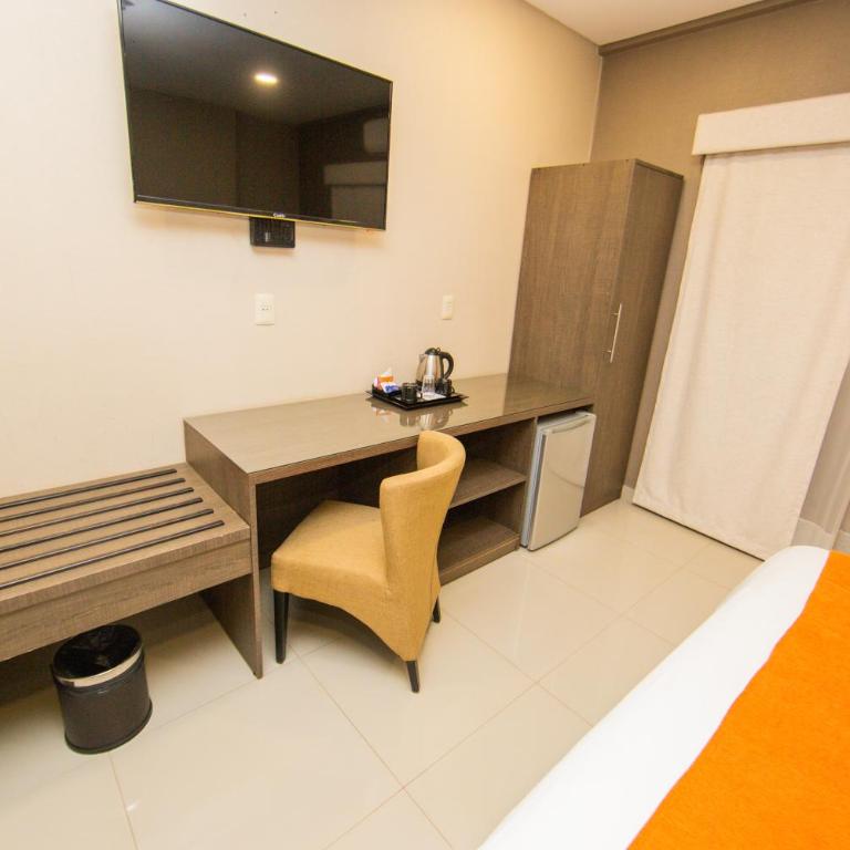 Howard Johnson Ciudad del Este - Superior Double Room with Two Double Beds - 4