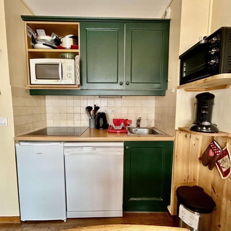 Charmant T2 avec grande terrasse, proche télécabines et commerces, parking inclus - Appartement 1 Chambre - 1