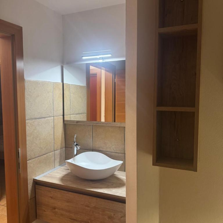 Mountain Flat Luna -Next train station Dobbiaco- - Appartamento Superior con 2 Camere da Letto e Balcone - 12