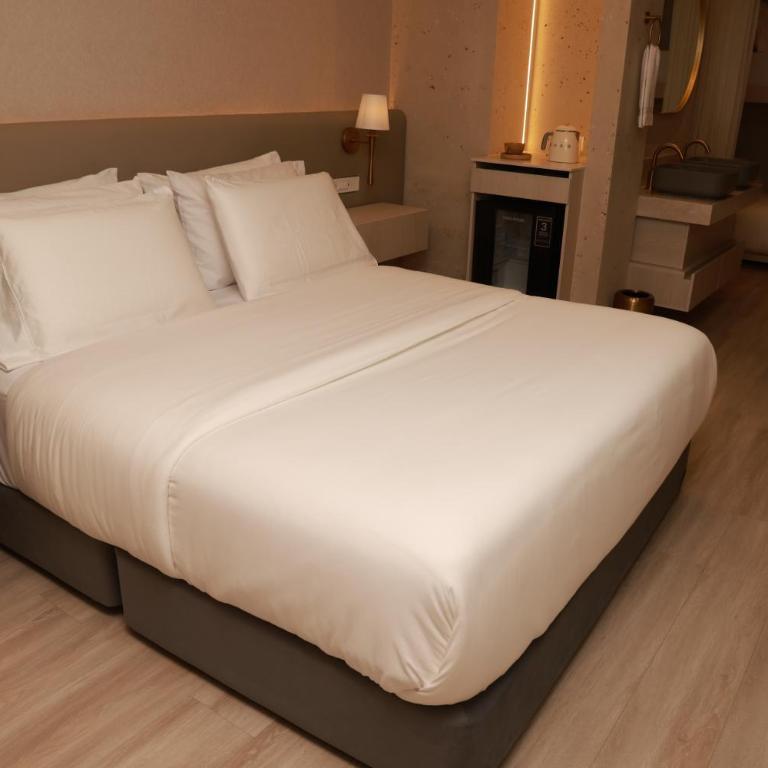 VPV Suites & Casino - Deluxe Family Room - 7