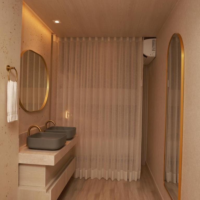 VPV Suites & Casino - Deluxe Family Room - 11