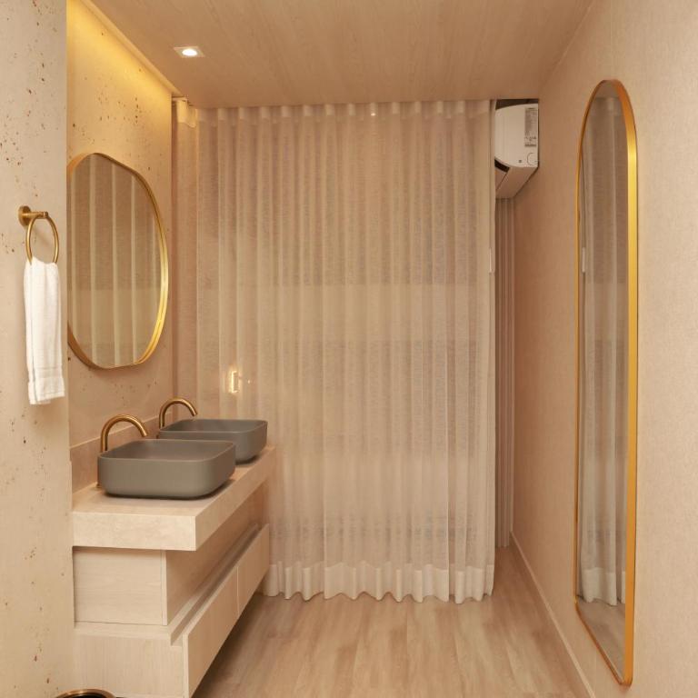 VPV Suites & Casino - Deluxe Family Room - 12