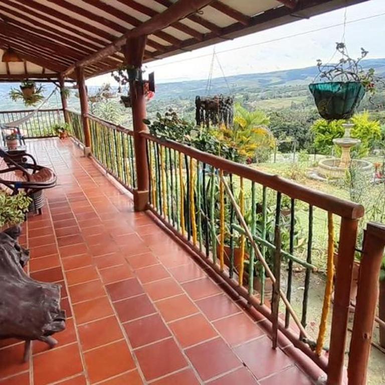 XayLa Agro Hostel Curití - Basic Triple Room with Shared Bathroom - 1