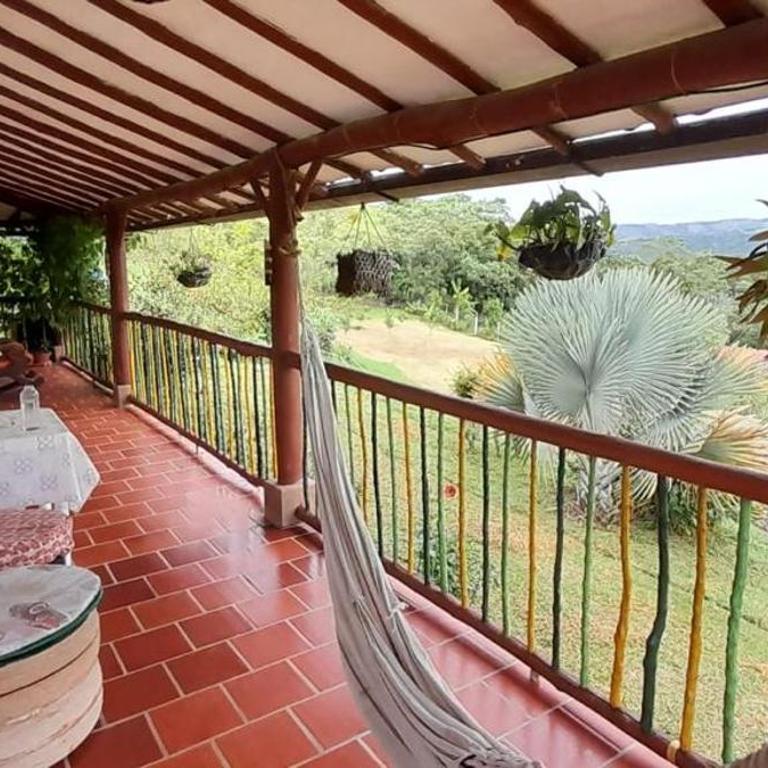 XayLa Agro Hostel Curití - Basic Triple Room with Shared Bathroom - 9