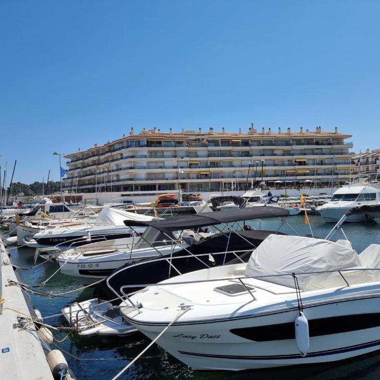 Apartamento con terraza a 200m de la playa de Riells - HISP-236-170 - Apartment - 3