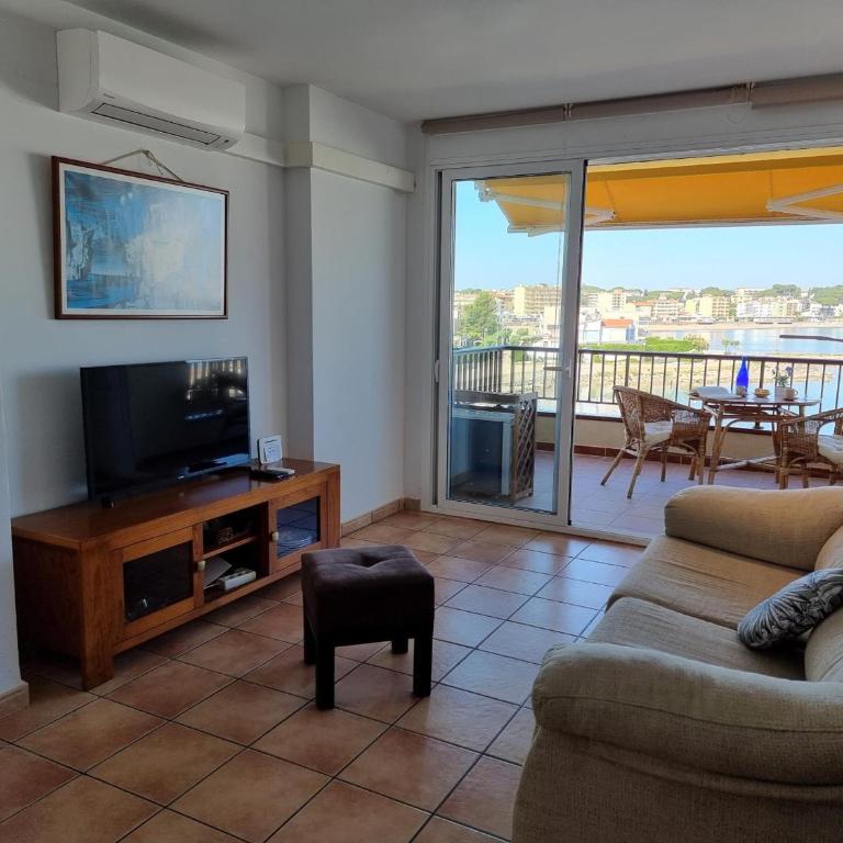 Apartamento con terraza a 200m de la playa de Riells - HISP-236-170 - Apartment - 5