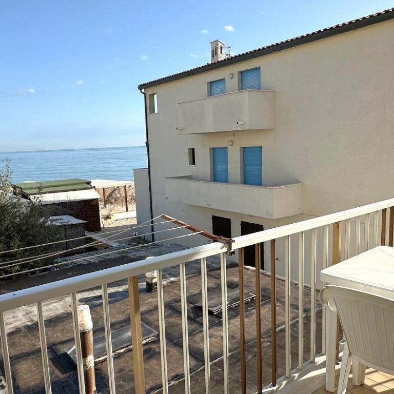 M177 - Bilocale vista mare a Marcelli - One-Bedroom Apartment - 10