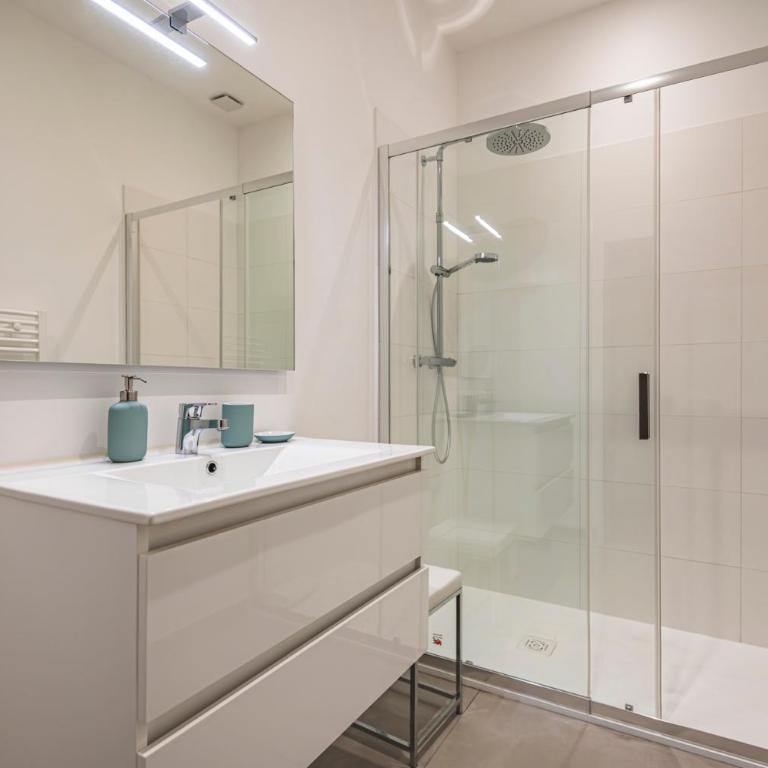 Le Clovis - Reims Cathédrale - Three-Bedroom Apartment - 10