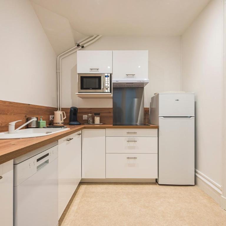 Le Clovis - Reims Cathédrale - Three-Bedroom Apartment - 17