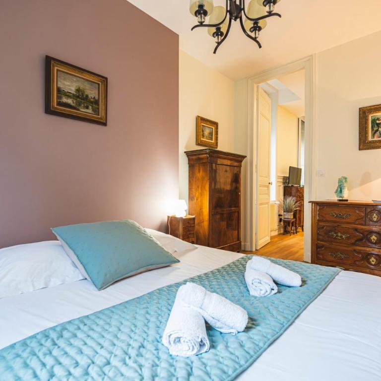Le Clovis - Reims Cathédrale - Three-Bedroom Apartment - 9